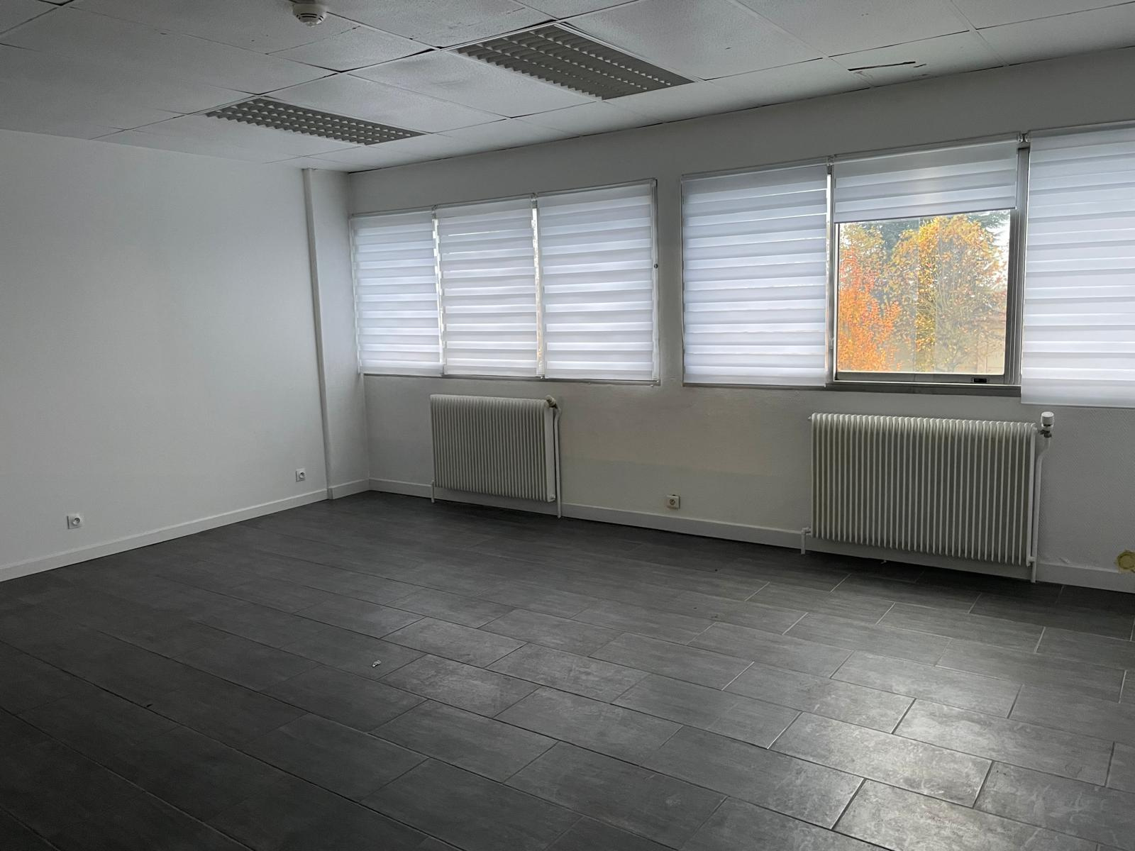 Location entrepot Goussainville (95) — photo 7